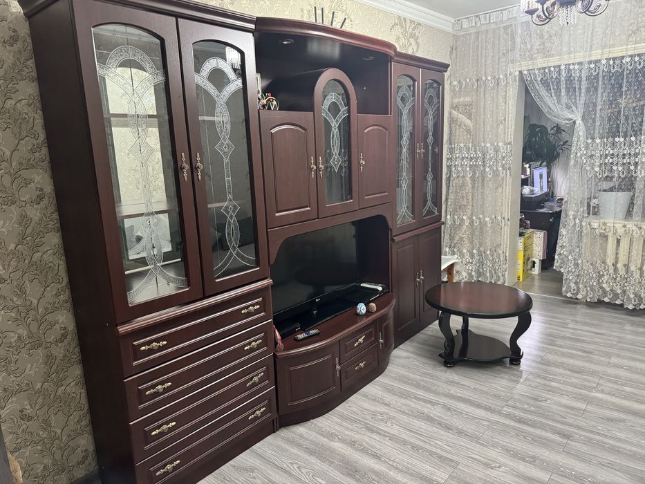 Стенка, журнальный столик