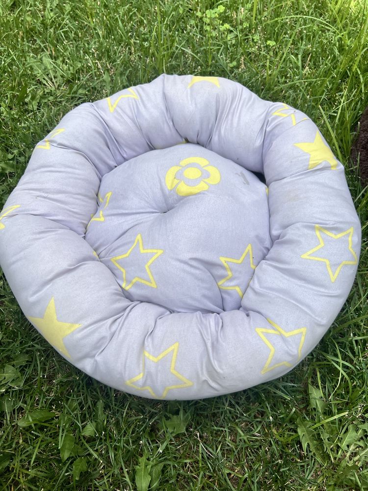 Продам игровой комплекс домик, когтеточка, лежанка.