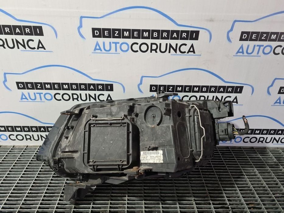 Far Dreapta AUDI Q5 2008 - 2012 SUV 4 Usi (1089) Fara xenon