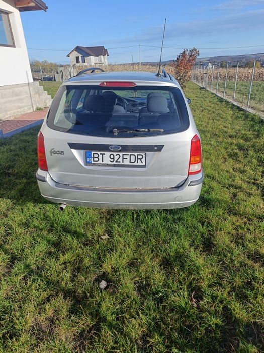 Vând Ford focus 1.6 benzina