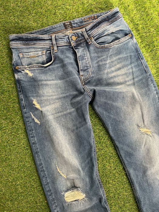 Мъжки дънки : Hugo Boss Tapered Fit 32