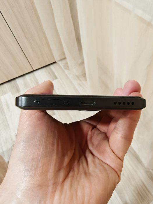 Продавам Honor 200 Pro в гаранция