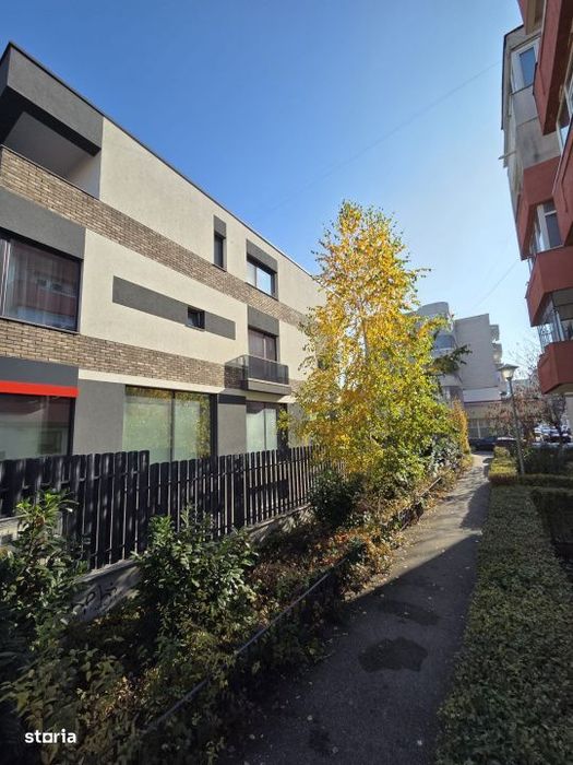 Spatiu comercial, 100 mp, 2 parcari, Intre Lacuri - Iulius Mall