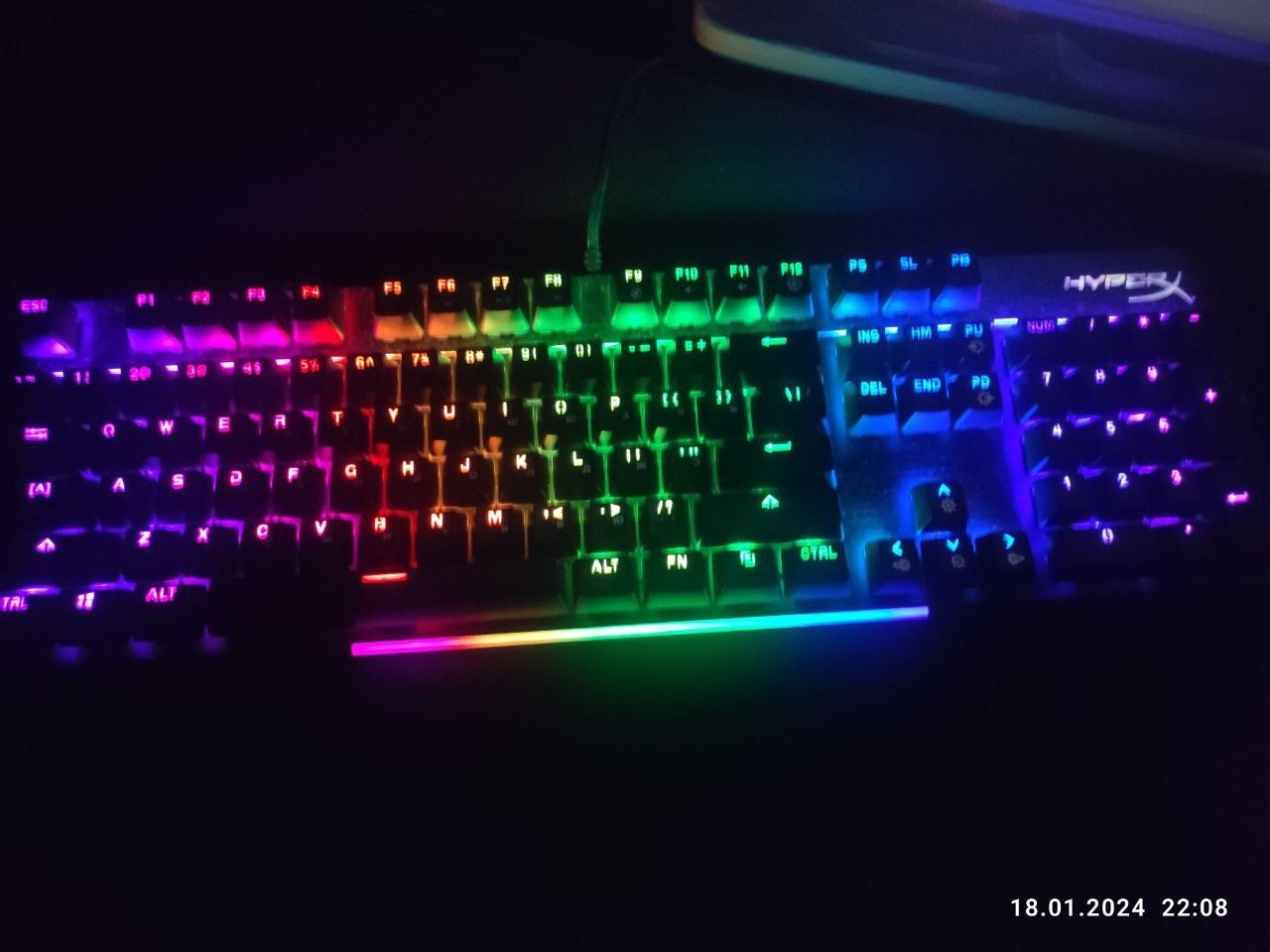 продам клавиатуру HYPERX, коробка имеется