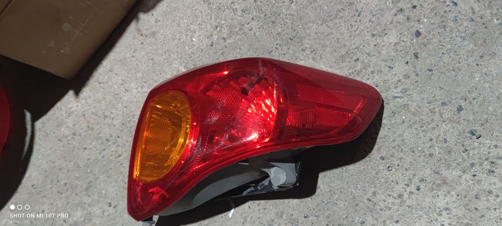 Задний правый фонарь corolla королла