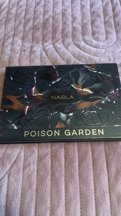Сенки за очи - Bellapierre cosmetics, poison garden, revolution
