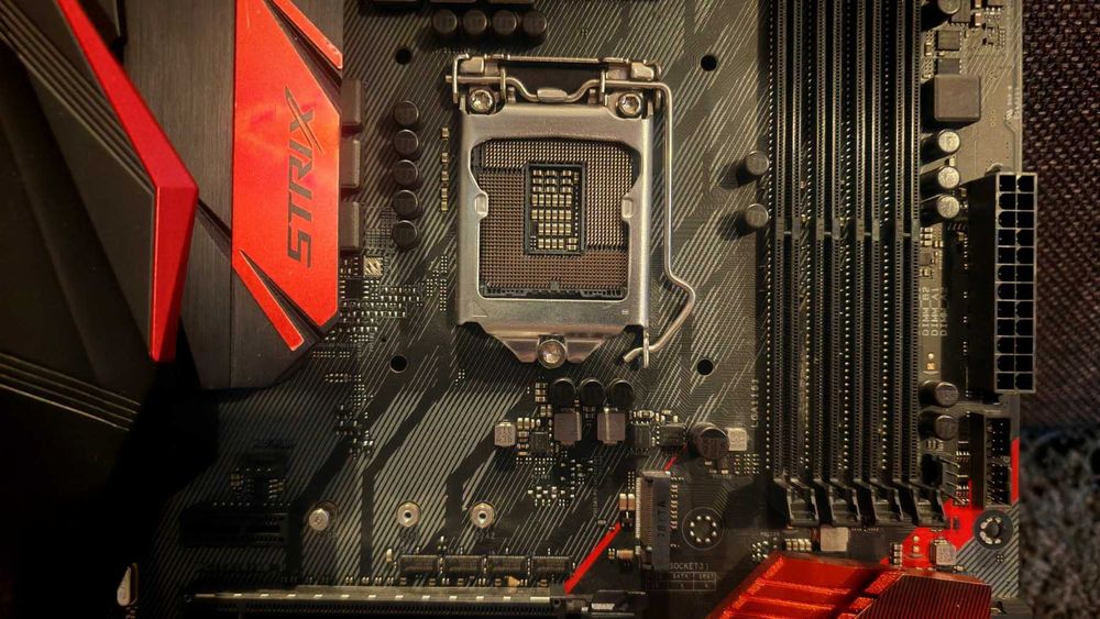 Дънна платка ASUS ROG STRIX Z370-H 1151