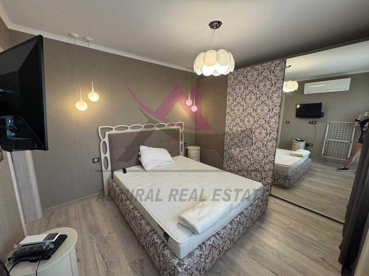 Дава се под наем Тристаен апартамент в Варна, Левски - 130 кв.м за 800 € - Снимка #5