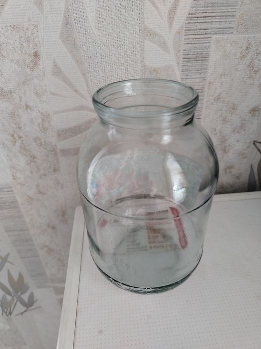 Продам банки 2 литровые