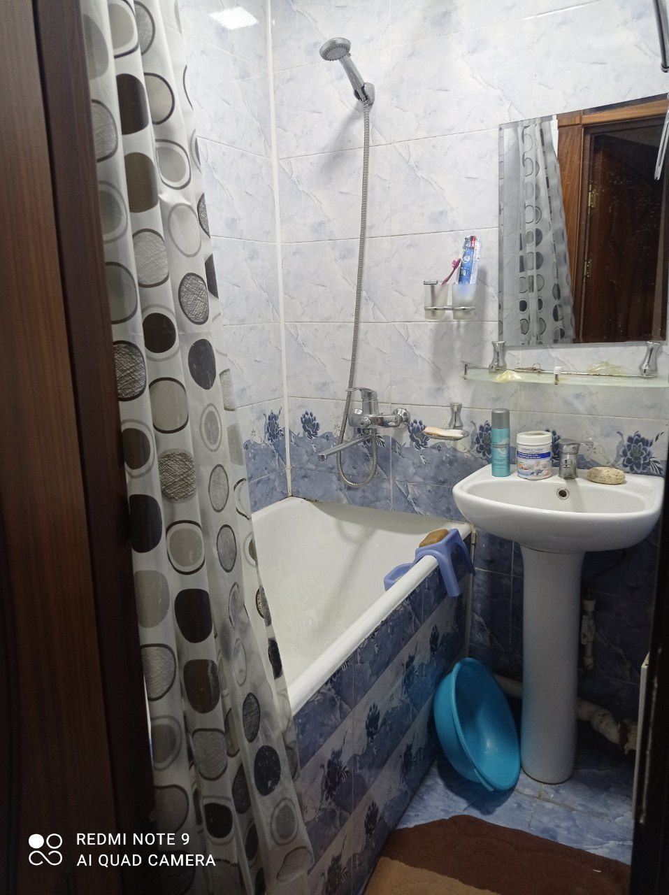 Olmazor tumani Qoraqmish 1/2 3 xonali  uy yevroremont