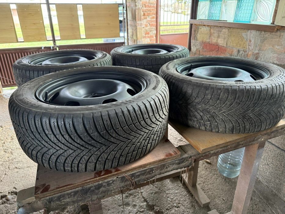 Джанти със зимни гуми-215-55-16