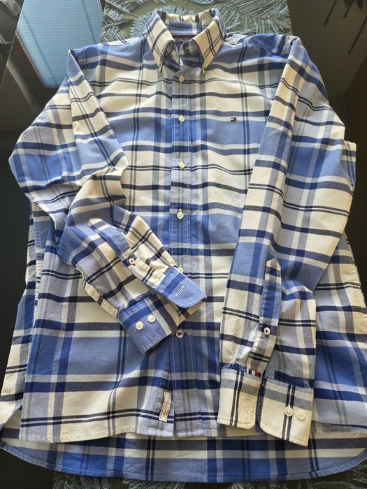 Cămașă hilfiger,  marimea L, preț 120 roni