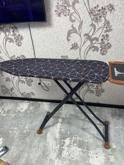 Продам...Гладильная доска в хорошем состоянии