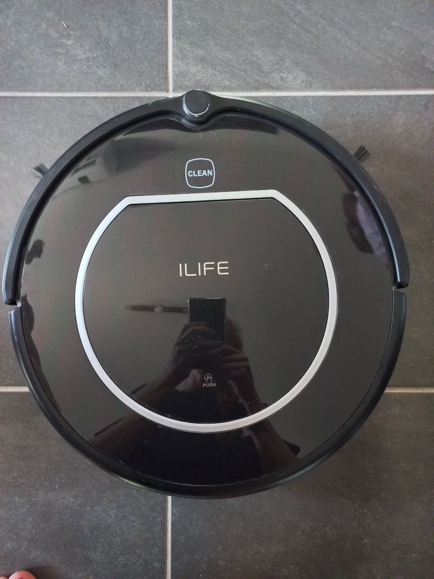 Робот прахосмукачка ILIFE