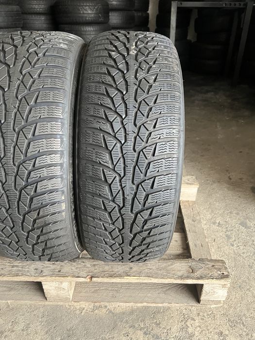 2 anvelope de iarna 215/55/17 nokian!