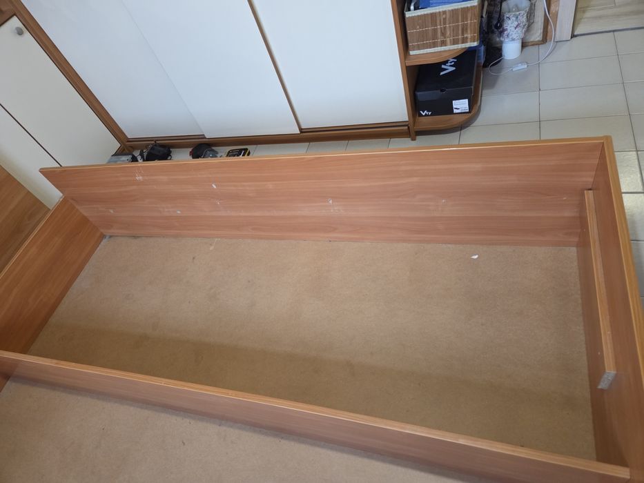 Спалня 140/200 с матрак и подмятрачна рамка с мехавизъм