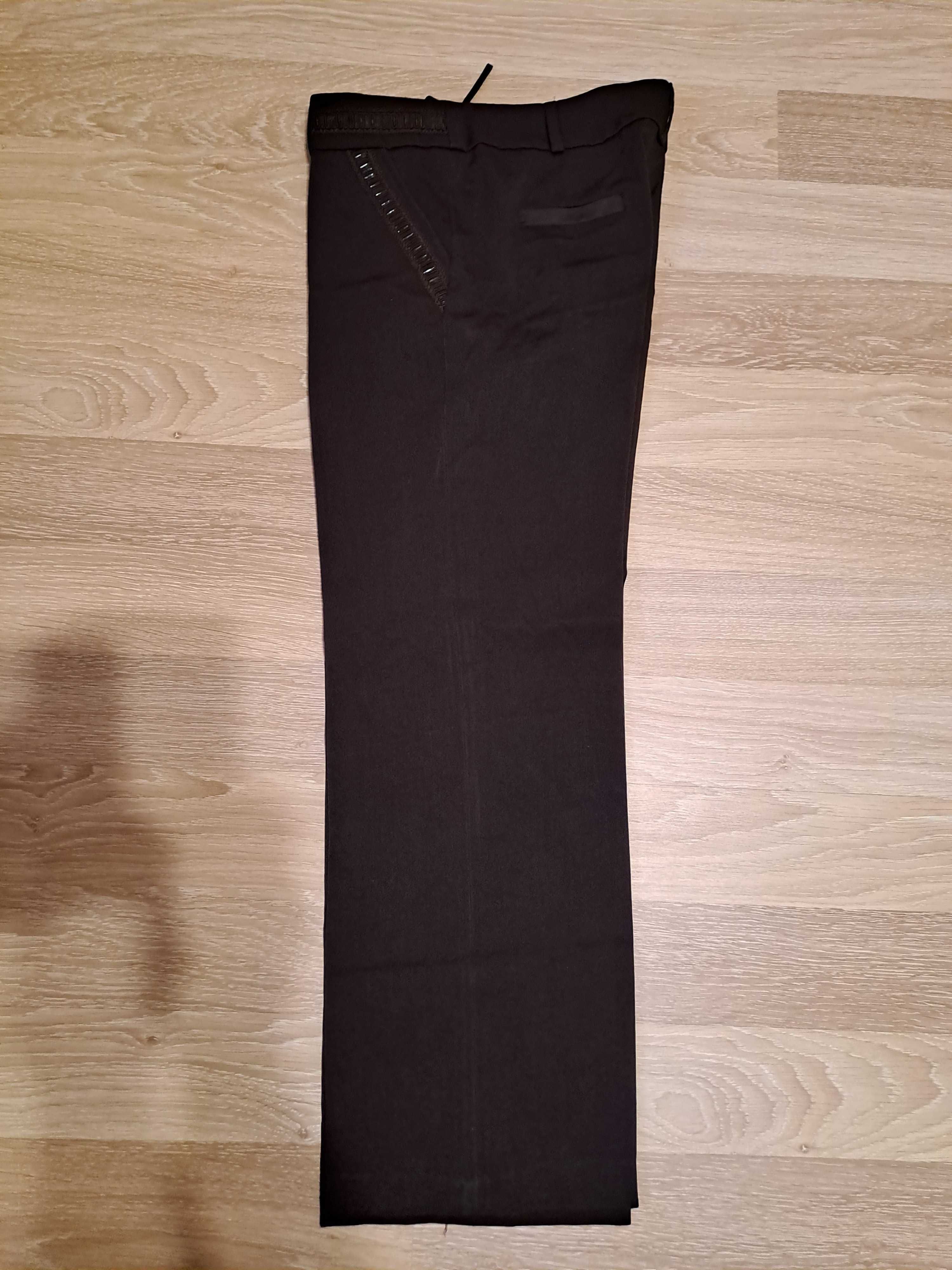 Pantaloni maro cu model dama - marimea 44