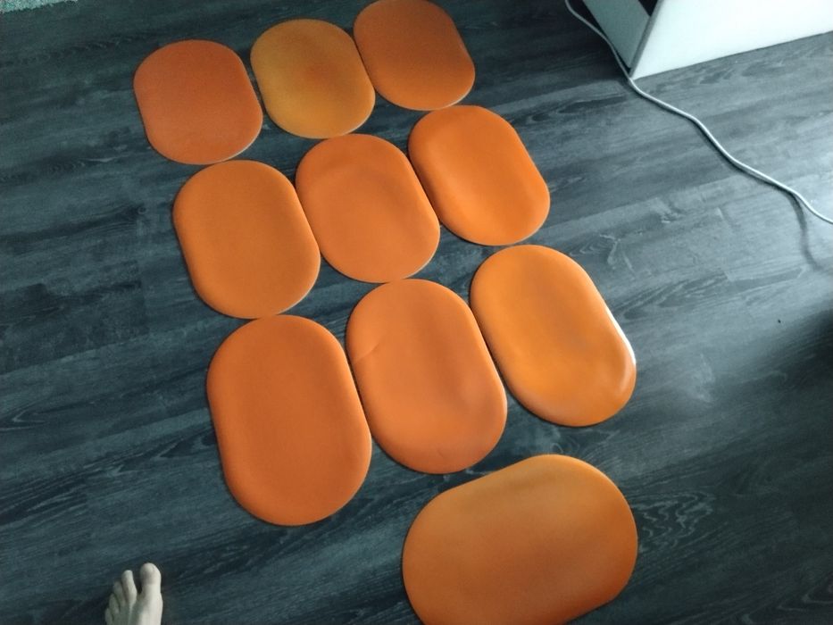 12 бр. Постелки за маса , и за чинии и прибори на масата ви