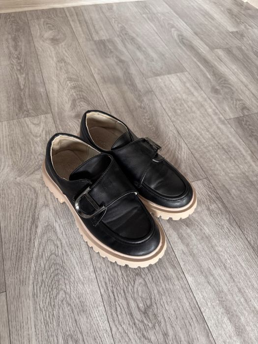 Продам лоферы для девочки