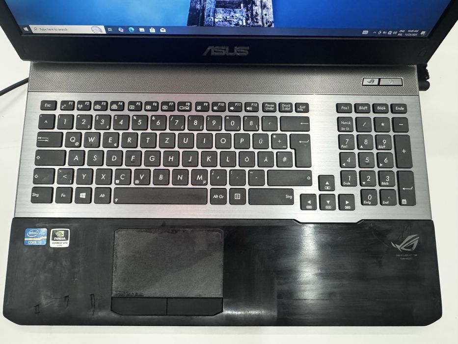 Asus rog G75V Геймърски лаптоп