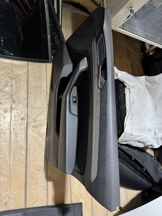 fete usi fata spate pt vw passat b8 break