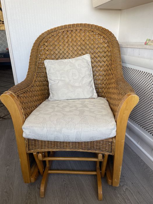 Плетеное кресло -качалка