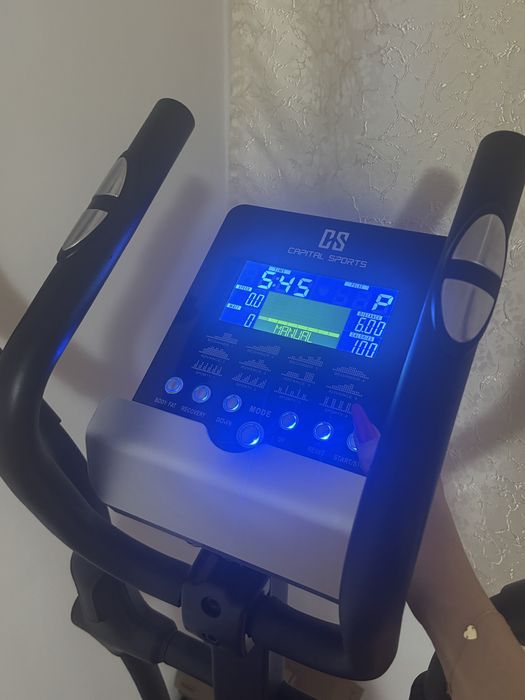 Vând bicicletă eliptică **Capital Sports**.