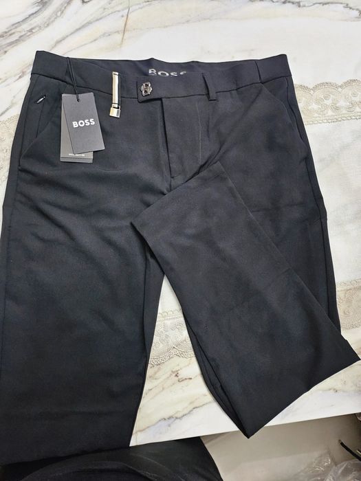 Compleu boss pantaloni si pulovăr foarte frumos