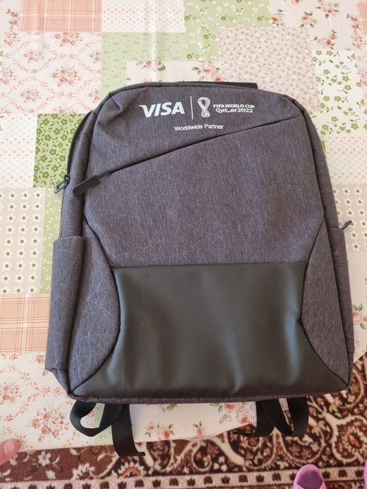 Рюкзак для ноутбука новый фирменный
