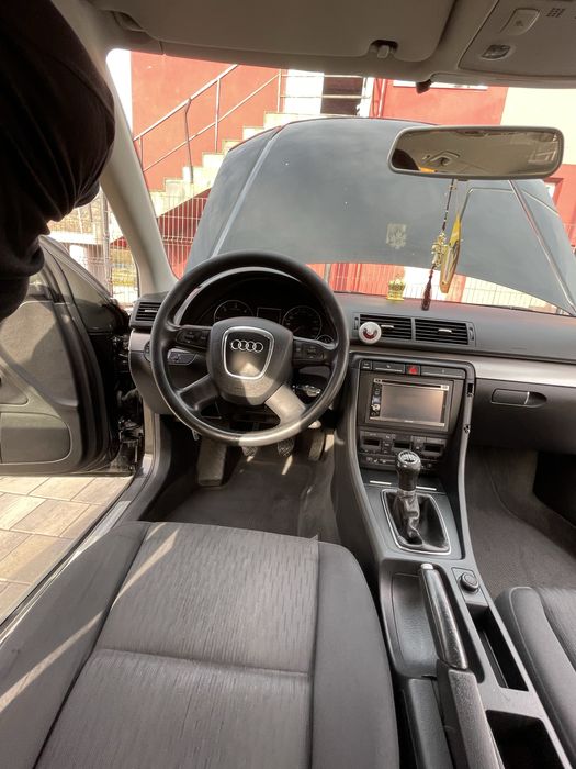 Vând Audi A4 B7