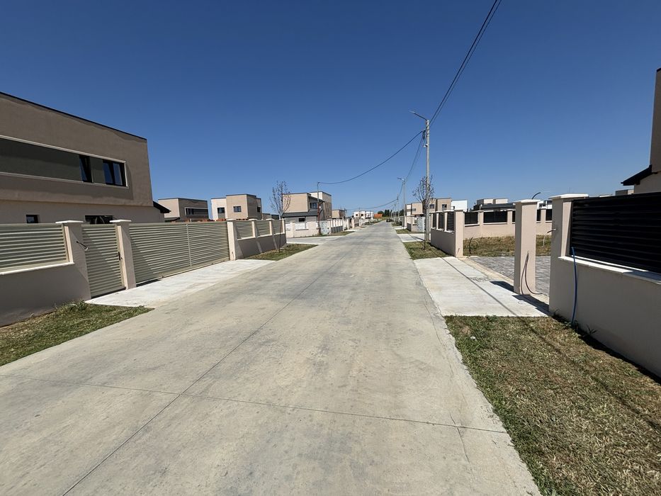 Vand parcela 473 mp -gaze canalizare-zona metro-magnolia