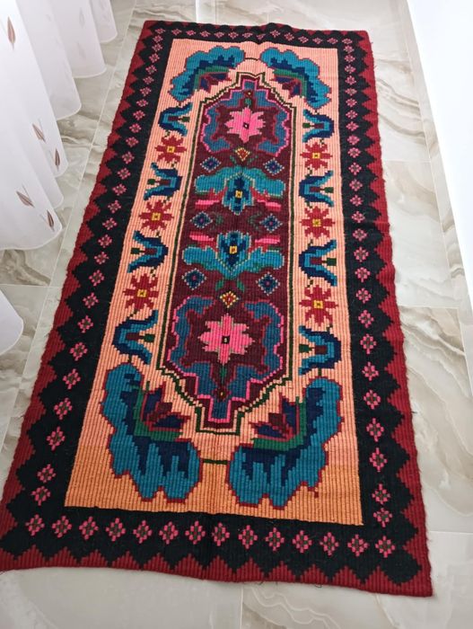 Vând macate și carpete