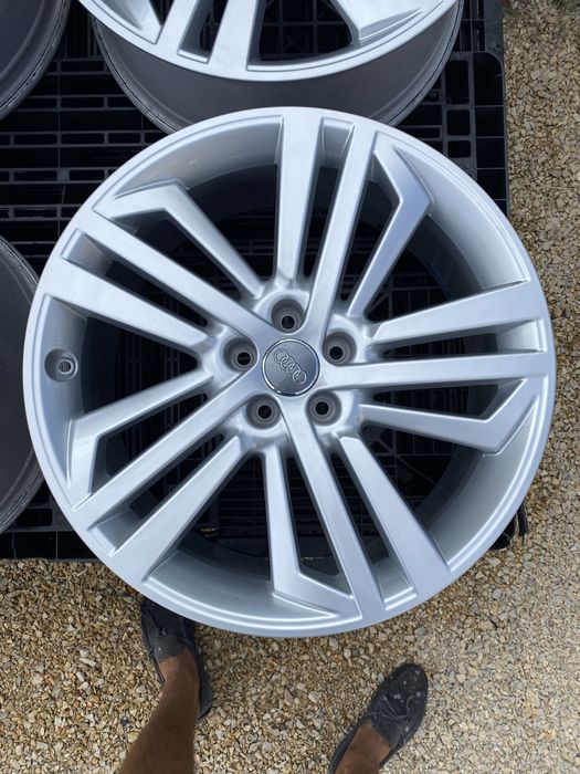 20 цола 5 х 112 мм Ауди , Audi Q 5 , Q 3 , A 4 , A 6