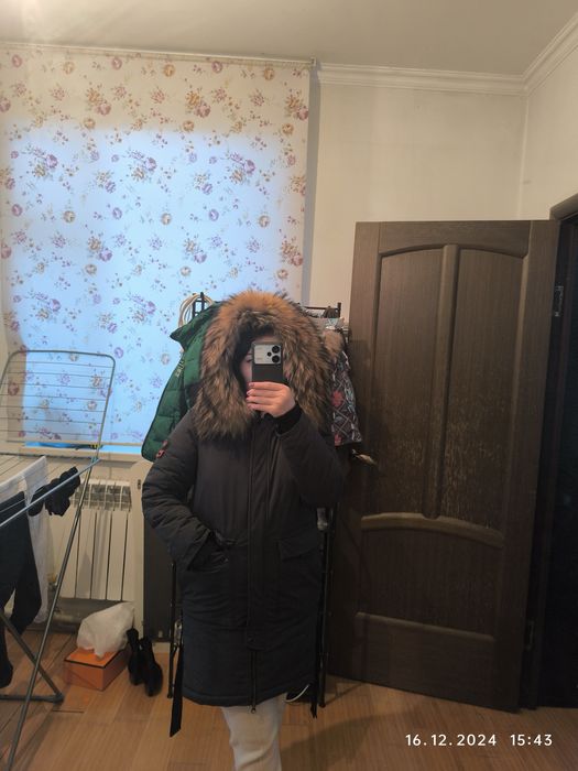 Куртка новая срочно продаю