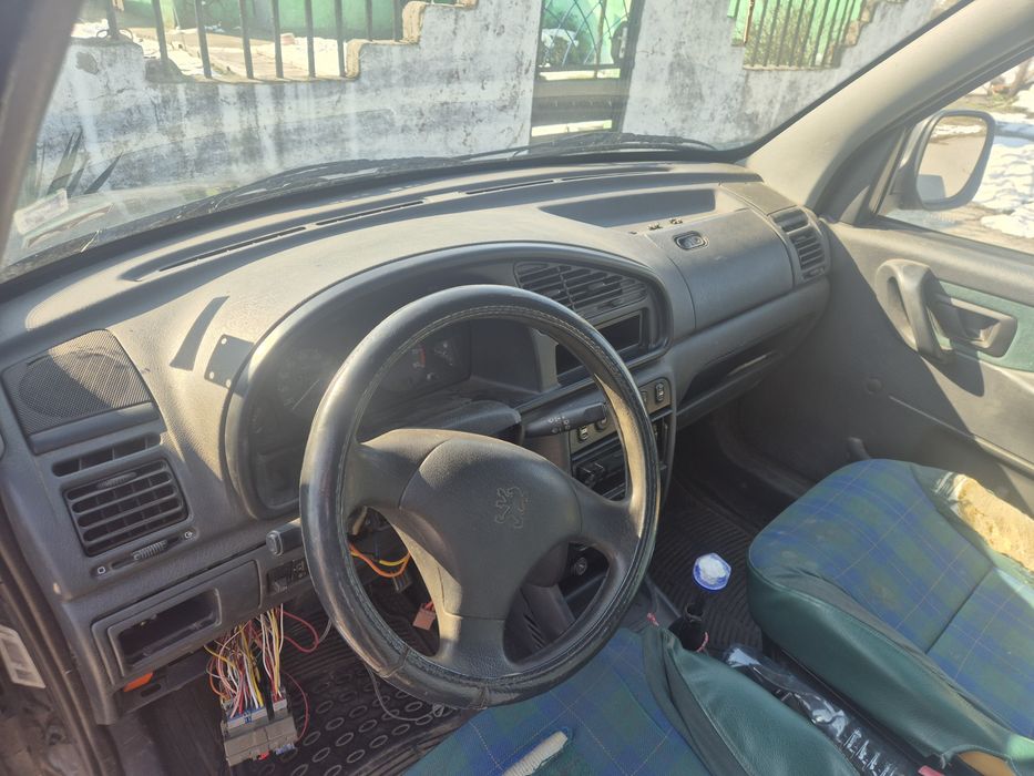 Пежо Партнер 1.4 с газ 2000г