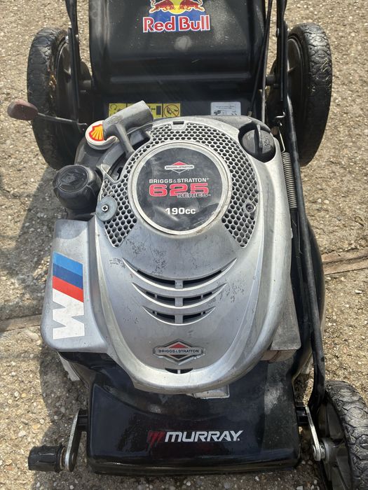 Masina de tuns iarba Briggs Stratton