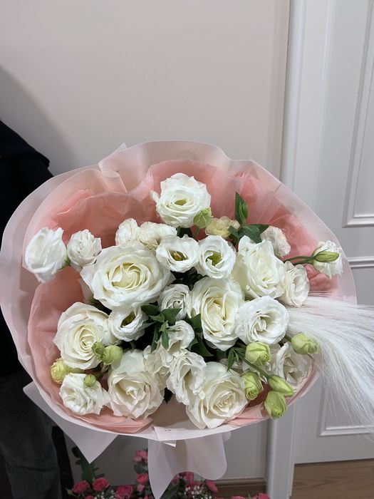 Красивые цветы белые розы