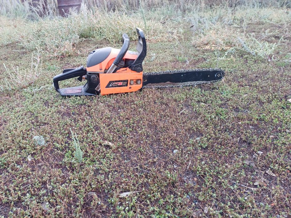Продам бензопилу
