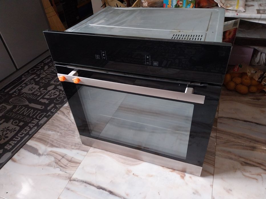 Фурна за вграждане   Point