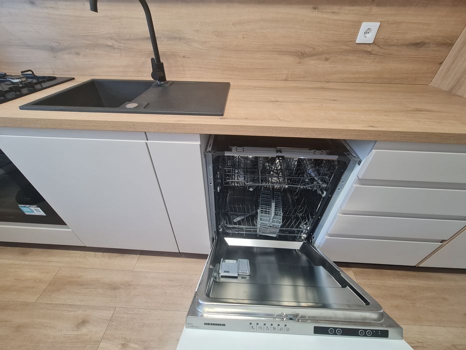 Persoana juridica vand apartament 2 camere Sesul de sus-proprietar