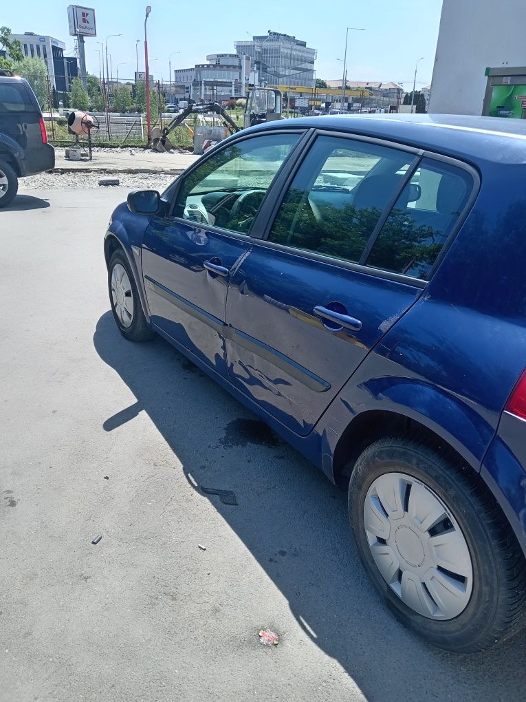 Masina Renault Megane