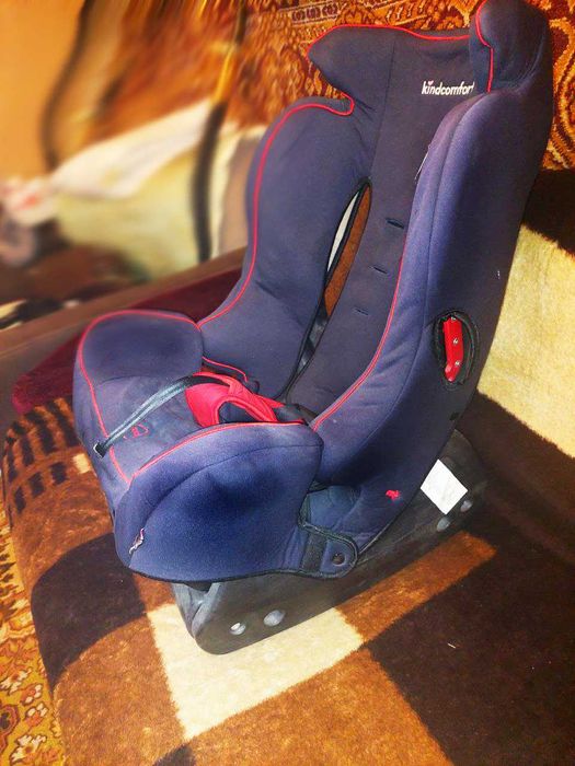 Продам детское автомобильное кресло