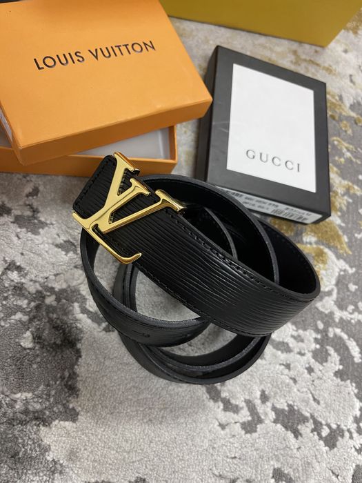 Curea LOUIS VUITTON-gravura interior:Piele naturală ! toate inscriptio