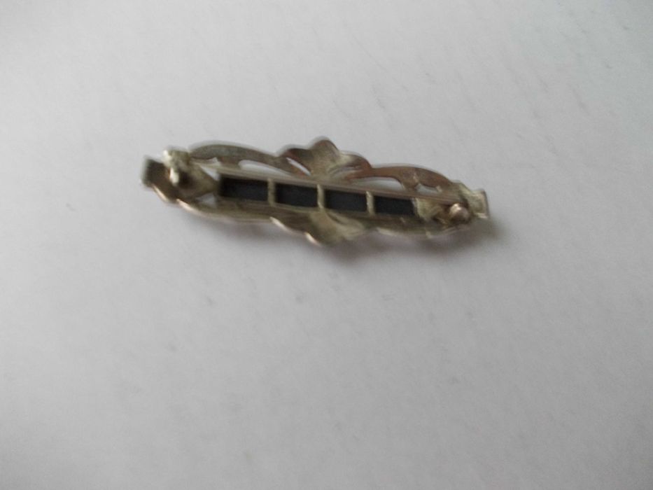 Brosa veche din argint cu onyx si markasite 2