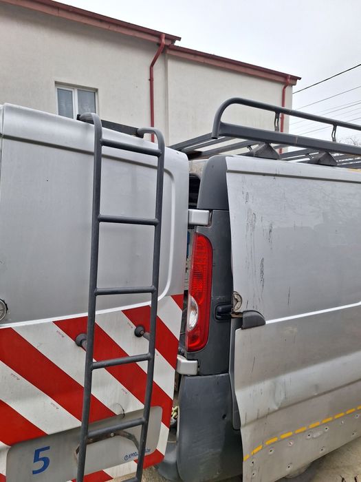 Vând portbagaj,scara si girofar Opel Vivaro
