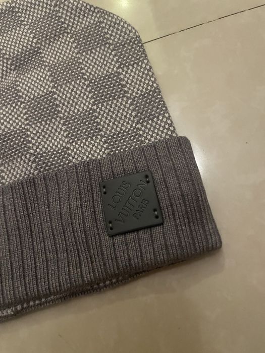 Caciula Gri Louis Vuitton