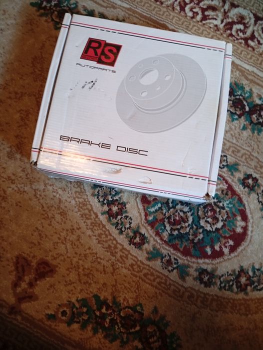 Дверные ручки от приоры есть опорные диски переднии