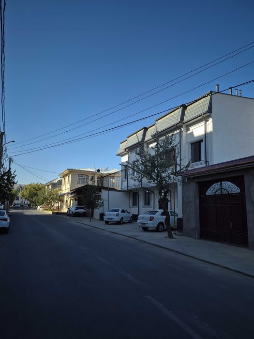 Дуплекс дом сотилади мансардаси билан.