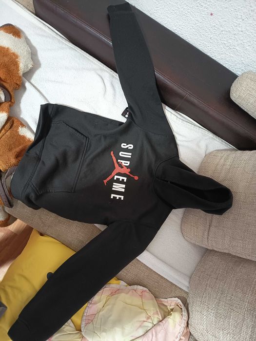 Hanorac Jordan in colaborare cu supreme