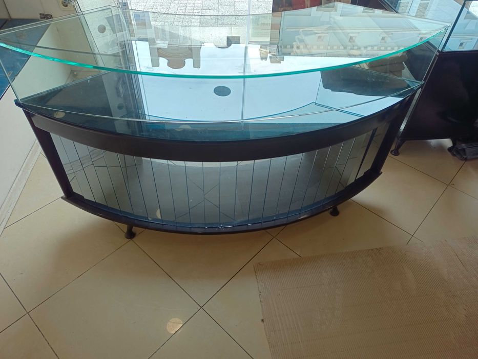 Витрина, щанд, каса, маса